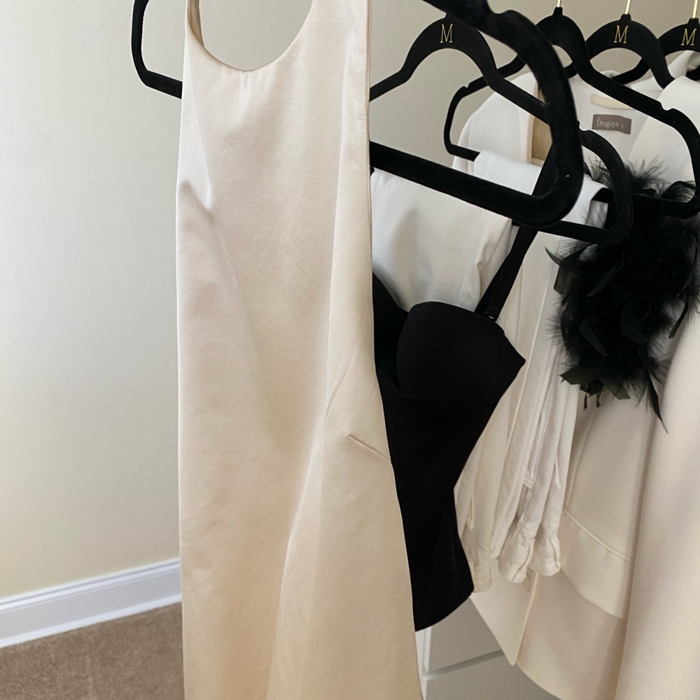 Zara satin ivory dress with open back, size XS. - Picture 3 of 7